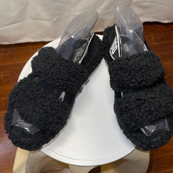 UGG® Women's Oh Fluffita Slippers Black Size 8 - Picture 1 of 10